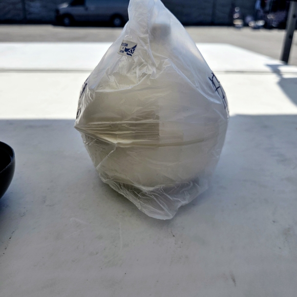 Tupperware Pearl Colored Onion Container - Picture 3 of 4